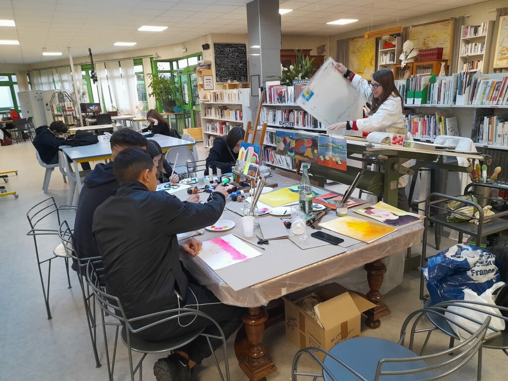 Enna Chaton en résidence au lycée Ruffié à Limoux. © Frac Occitanie Montpellier 2023